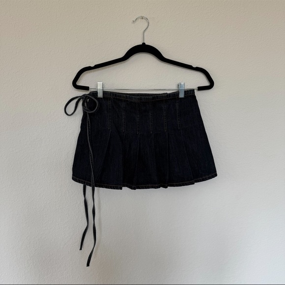 Lioness Pleated Dark Denim Mini Skirt - Picture 10 of 10